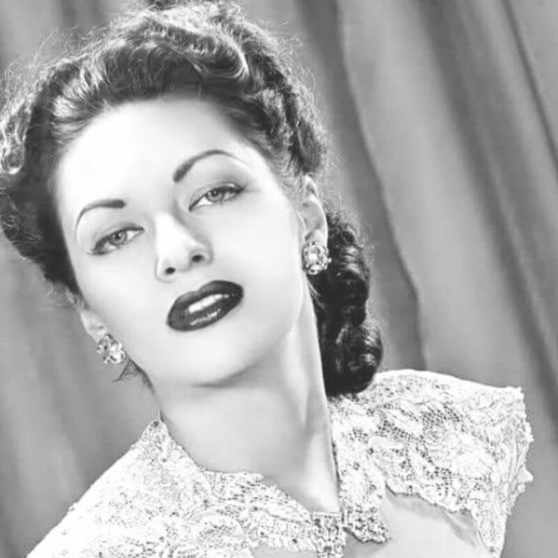 Yvonne De Carlo Measurements Yvonne De Carlo's Feet WikiFeet