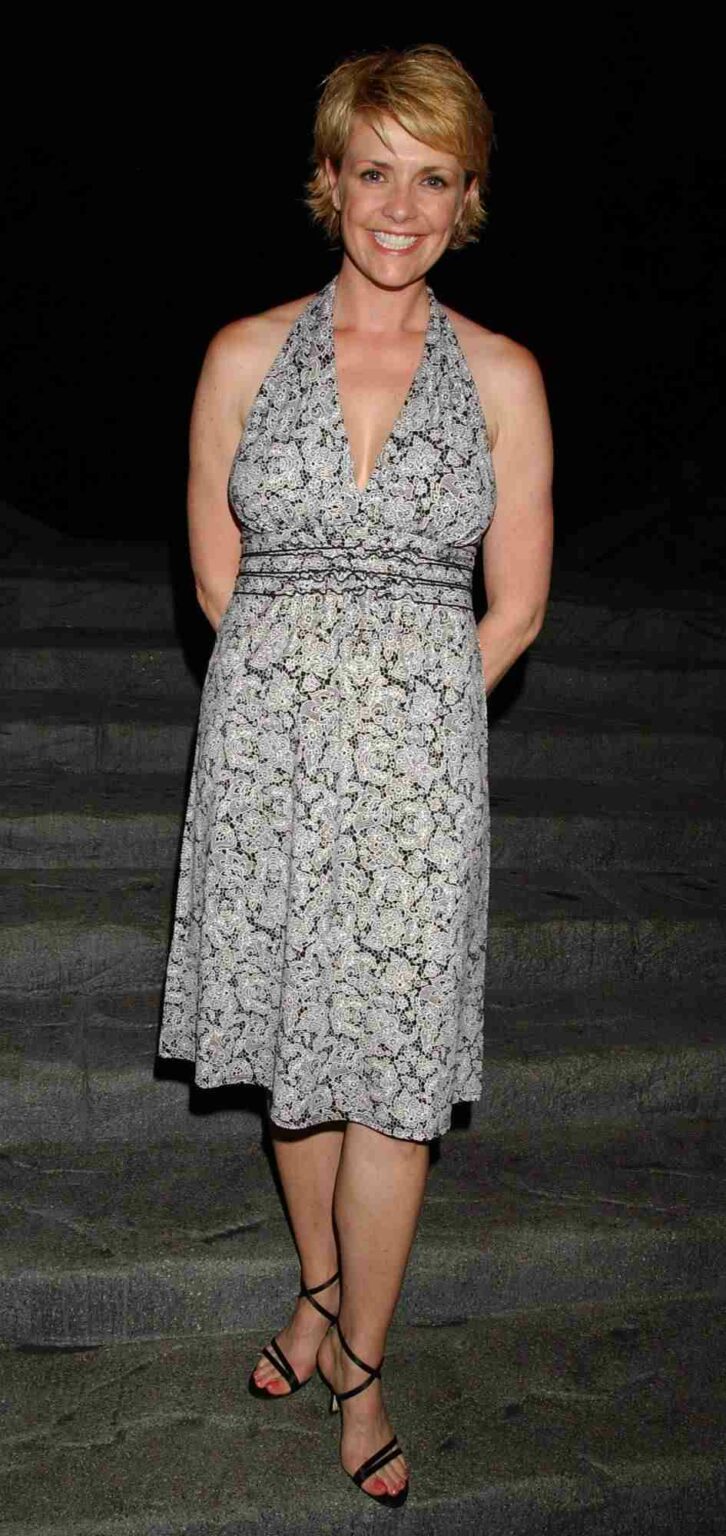 Amanda Tapping measurements, bio, height, weight, shoe and bra size