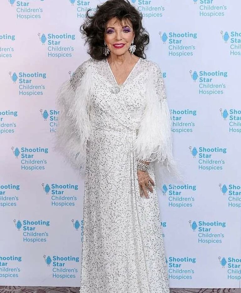 Joan Collins measurements, bio, height, weight, shoe, and bra size