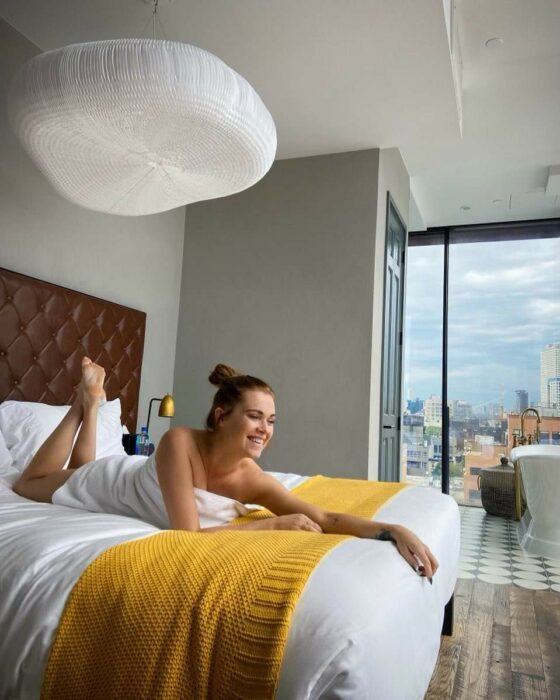 Eliza Taylor measurements, bio, height, weight, shoe and bra size