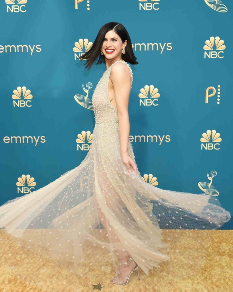 Alexandra Daddario measurements, bio, height, weight, shoe and bra size