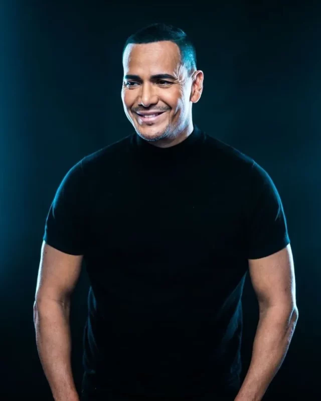 This image has an empty alt attribute; its file name is Victor-Manuelle-1-640x800.webp