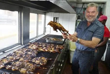 Roberto Contreras